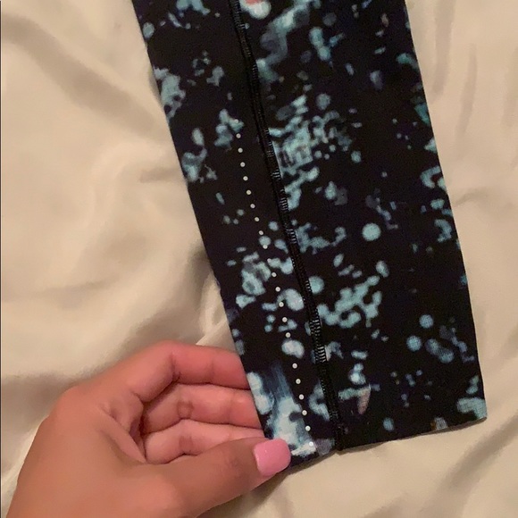 Lululemon 7/8 leggings - Picture 2 of 4